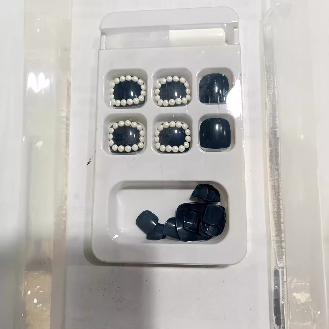 Decorative Press-On Nail Set with Pearl Accents Kalsten
