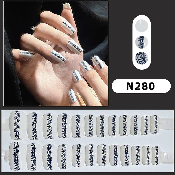 Artistic Premium Press-On Nail Tips with Elegant Design