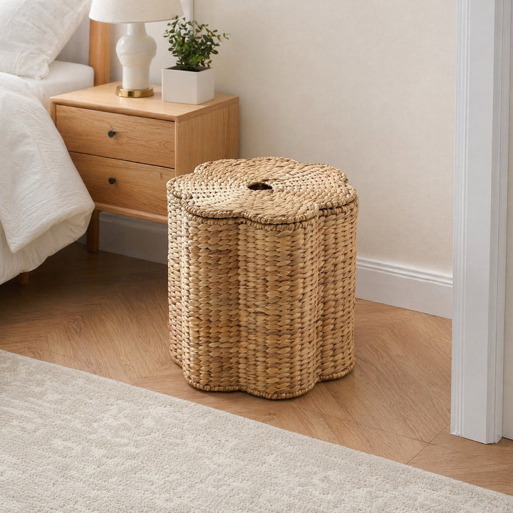 Chair made of braided natural material Kalsten
