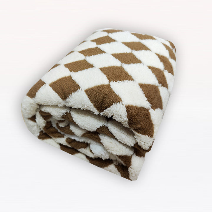 Ladies cuddle blanket with unique houndstooth pattern Kalsten