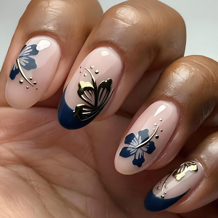 Acrylic nail set with unique flower and gold decorations Kalsten