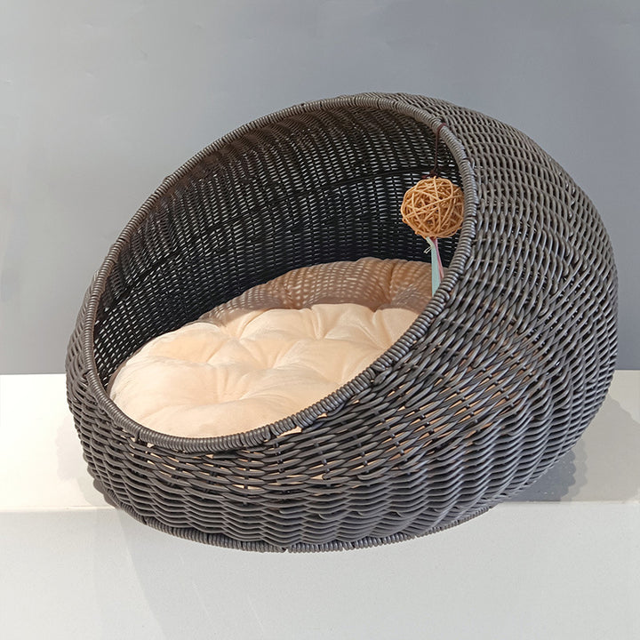 Cozy cat bed made of woven natural material Kalsten