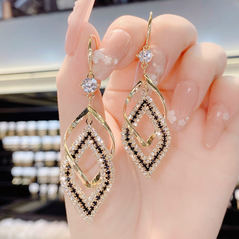 Statet Dangle Earrings Kalsten