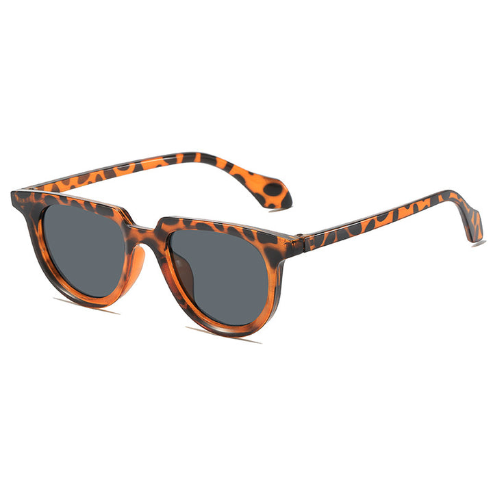 Retro-Inspired Clear Frame Sunglasses Kalsten