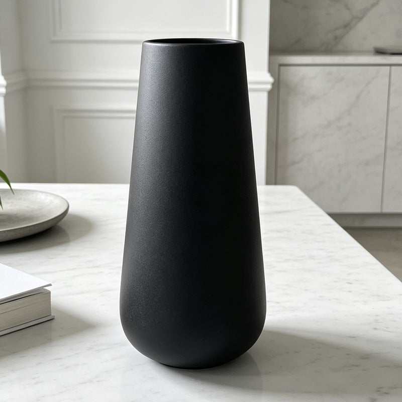 Minimalist Ceramic Decorative Vase Kalsten