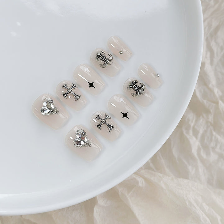 Artistic Press-On Nail Art Set with Rhinestone and Glam Accents