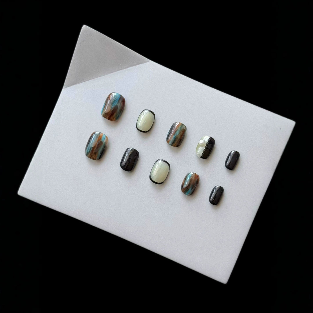 Artistic Abstract Press-On Nail Set