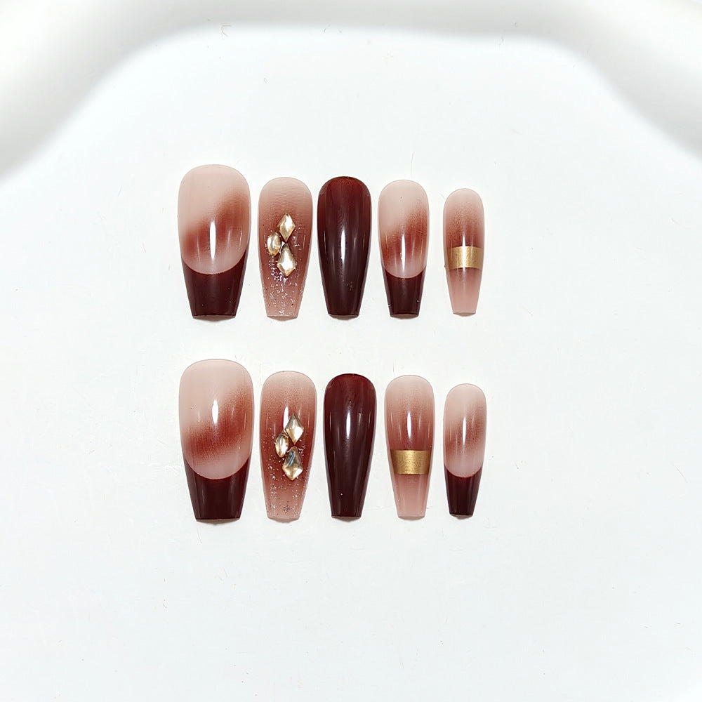 Luxurious artificial nails with glamorous decorations Kalsten