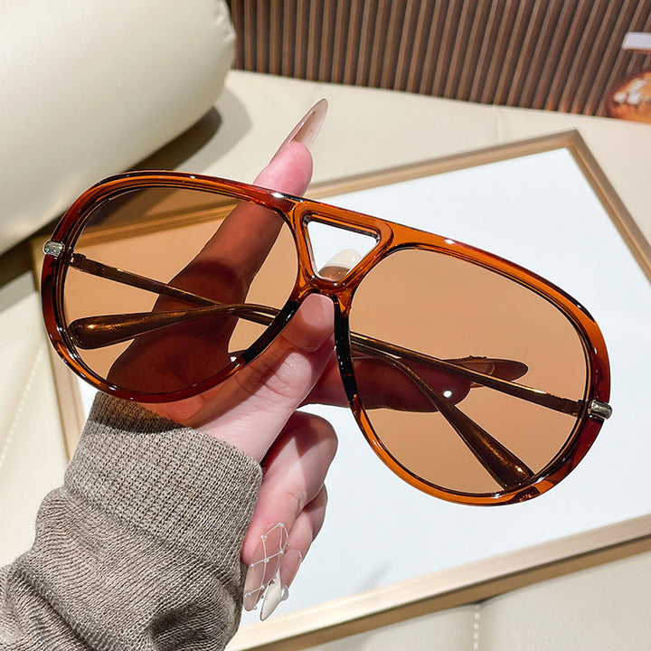 Ladies' sunglasses in an extravagant design with striking lenses Kalsten