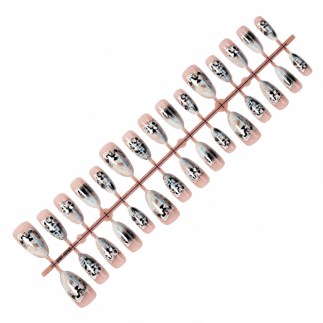 Nail set with elegant floral motifs and plotted designs Kalsten