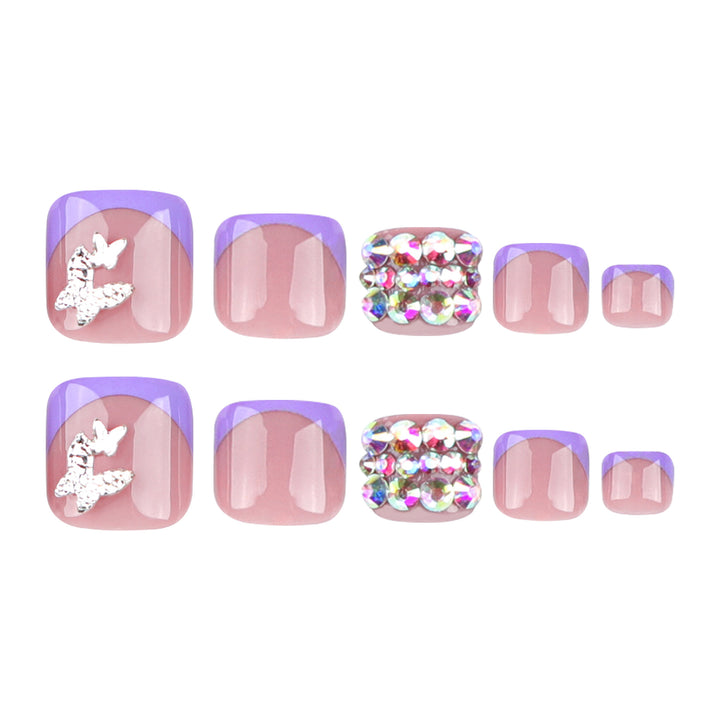 Artful toenail art with elegant glitter decorations Kalsten