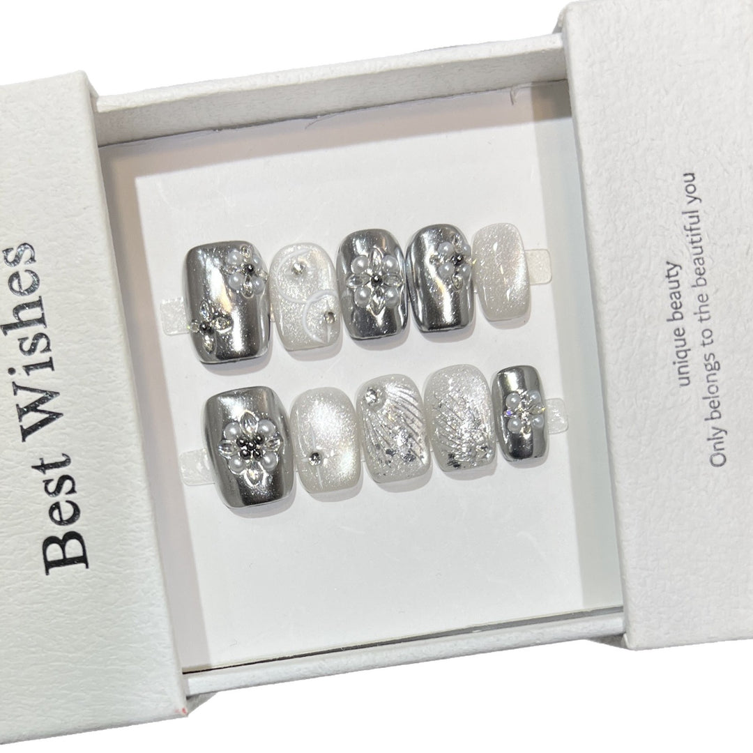 Decorative Silver Press-On Nail Set Kalsten