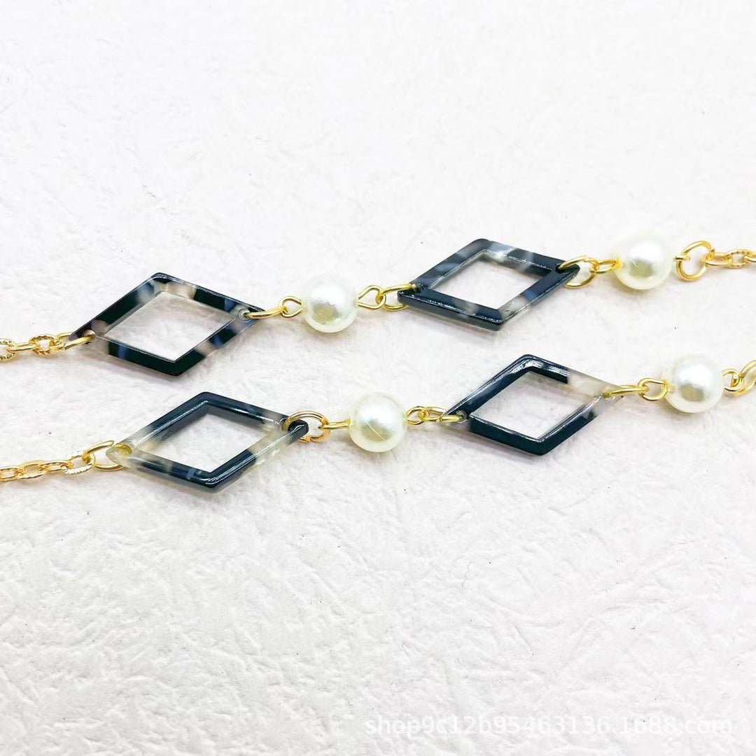 Elegant Geometric Necklace Kalsten