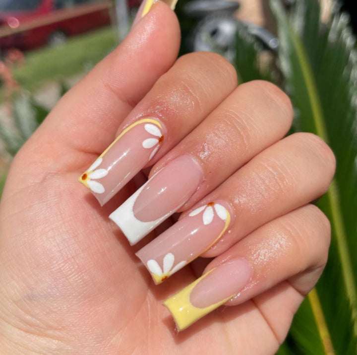 Floral Accent Press-On Nails