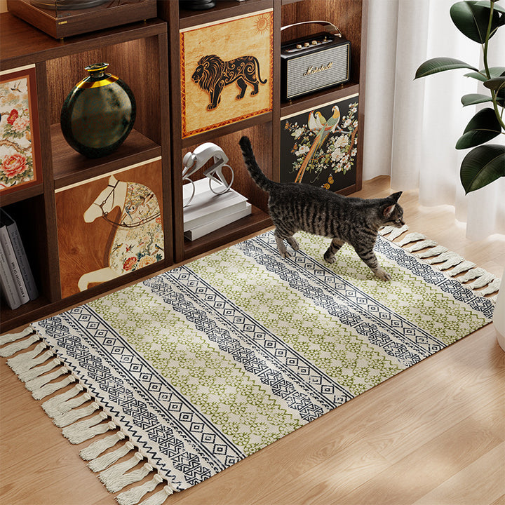 Decorative Area Rug with Fringed Edges Kalsten