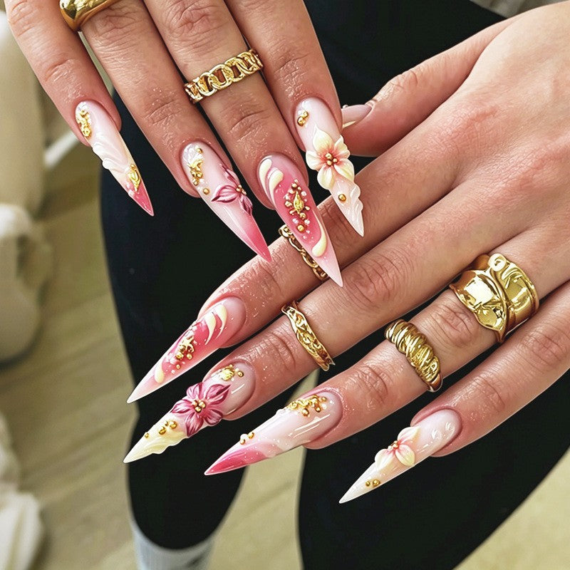 Art nail set with floral and glamorous designs Kalsten