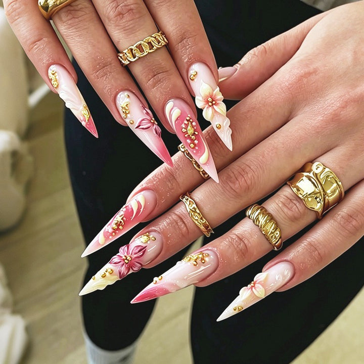Art nail set with floral and glamorous designs Kalsten