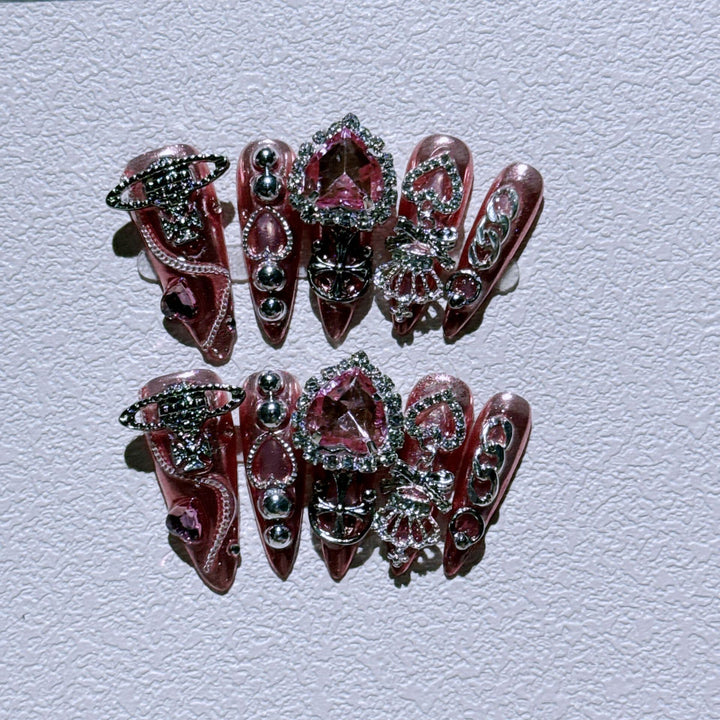Glamorous Nail Art Extensions