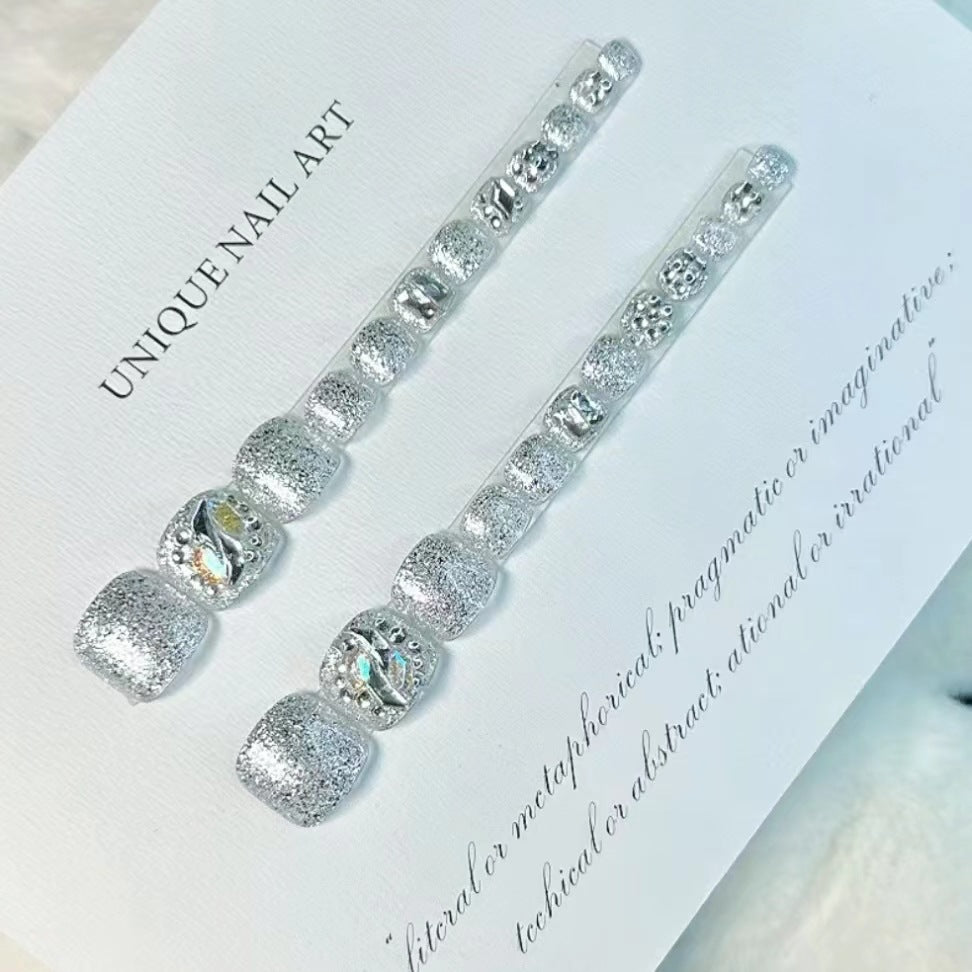 Glamorous Crystal-Embellished Nail Art Kalsten