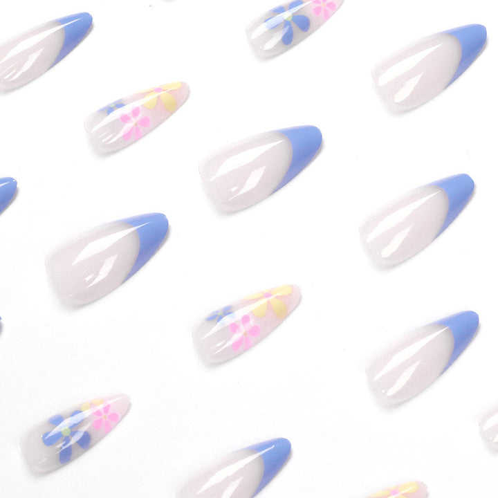 Artificial nail art with floral design and gradient Kalsten