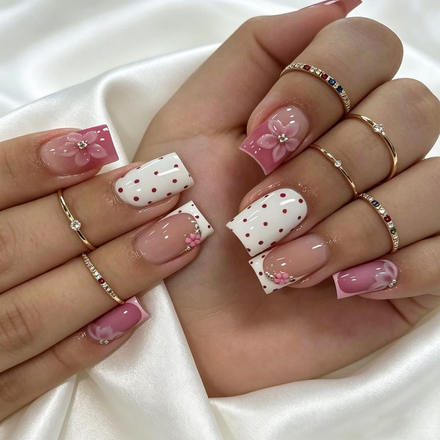 Acrylic nail set with romantic flower design Kalsten