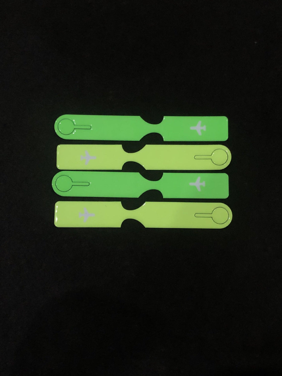 silicone airplane luggage tag with keyring clip and reflective travel ID strap Kalsten