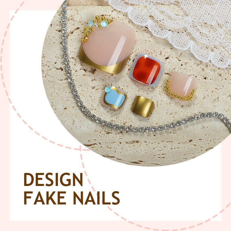 Artificial nail set with elegant gold accents Kalsten