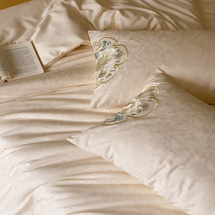 Luxurious jacquard bedding set made of cotton satin with comforter and embroidered pillowcases