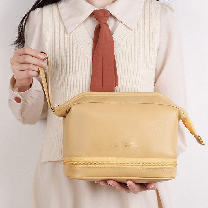 Travel-Friendly Cosmetic Pouch Kalsten