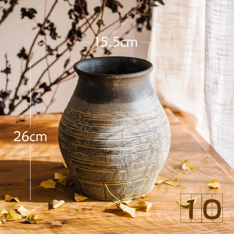 Rustic ceramic pot with handmade design Kalsten