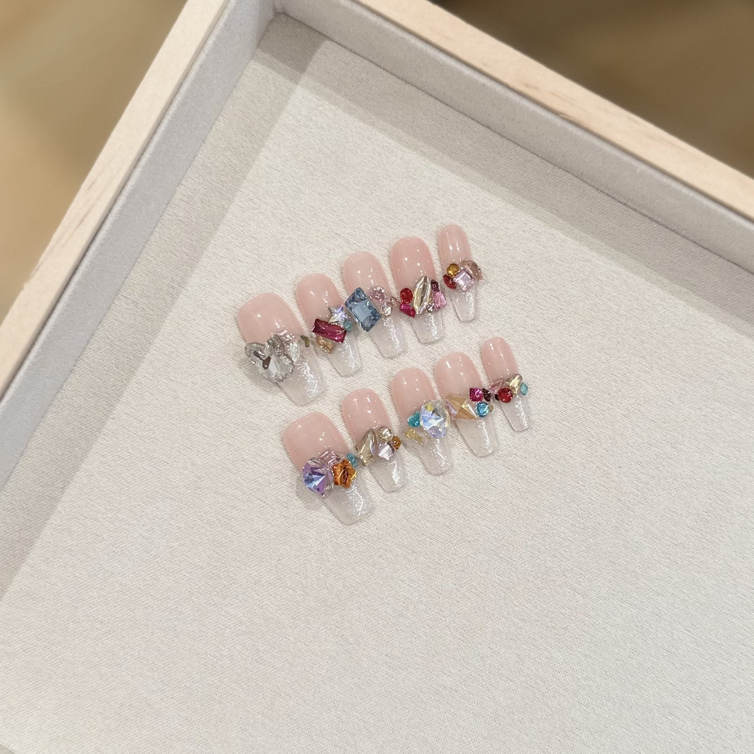 Artisanal Decorative Press-On Nail Set