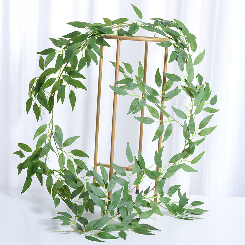 Elegant Decorative Leaf Garland