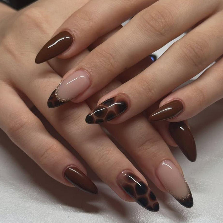 Artistic accent nails with geometric designs Kalsten