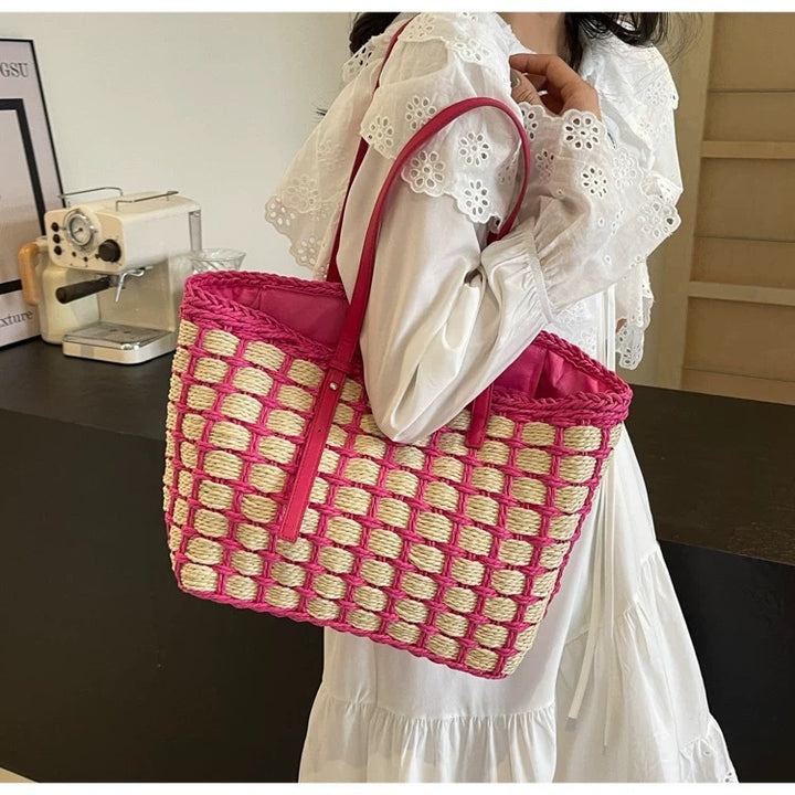 Spacious handbag with woven design Kalsten