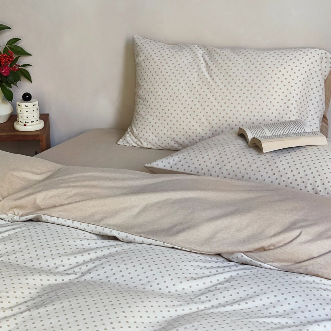 Bedding set made of cotton with fine polka dot pattern