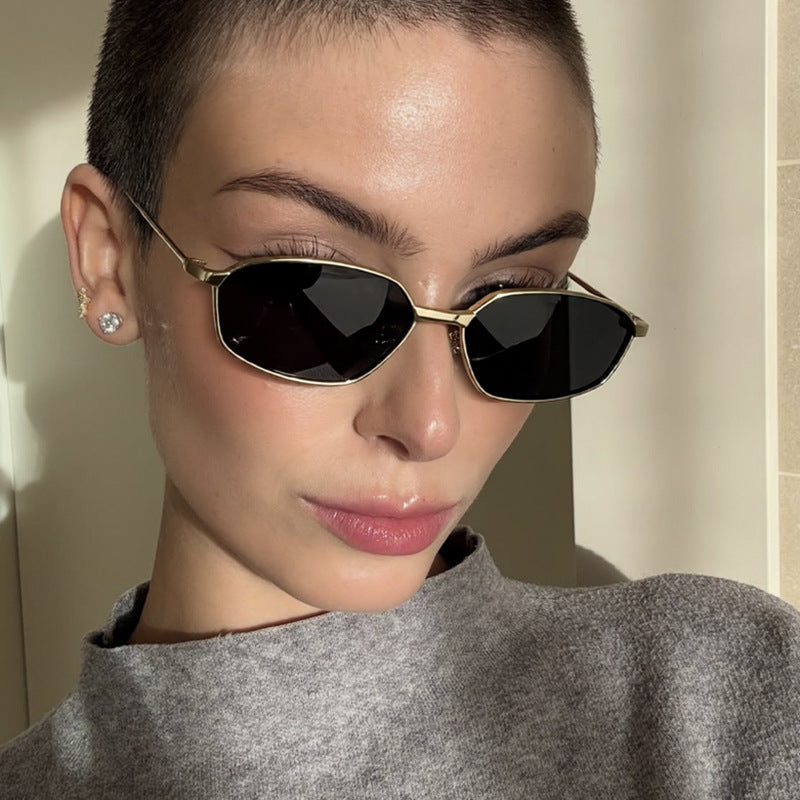 Women's geometric sunglasses with protective UV filter and minimalist metal frame Kalsten