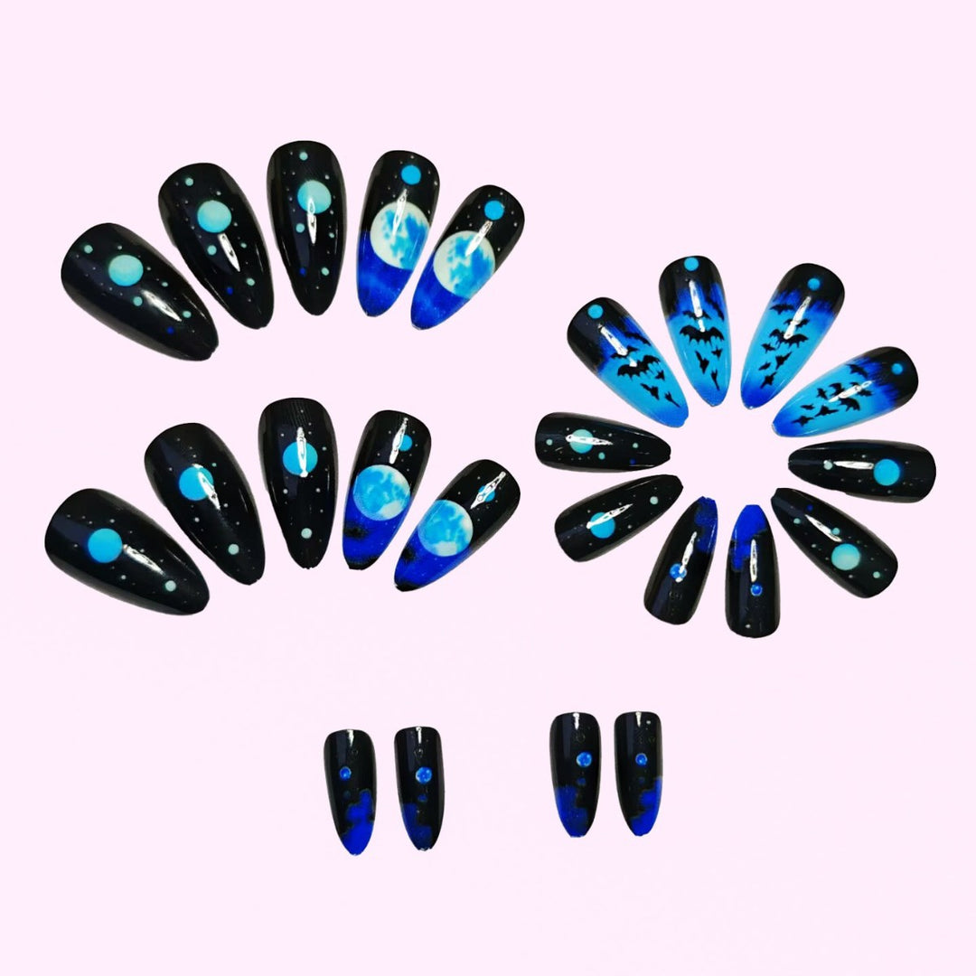 Artistic Halloween-Themed Nail Tips