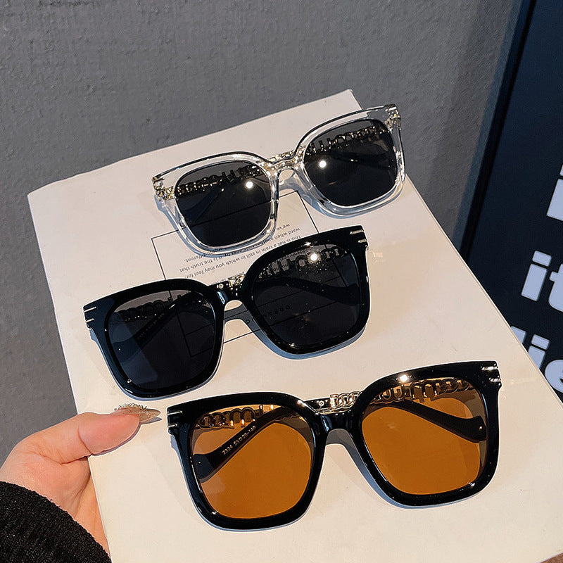 Ladies trendy square sunglasses with elegant frame and stylish gold accent Kalsten