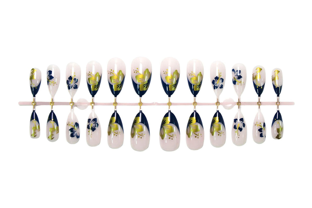 Acrylic nail set with unique flower and gold decorations Kalsten