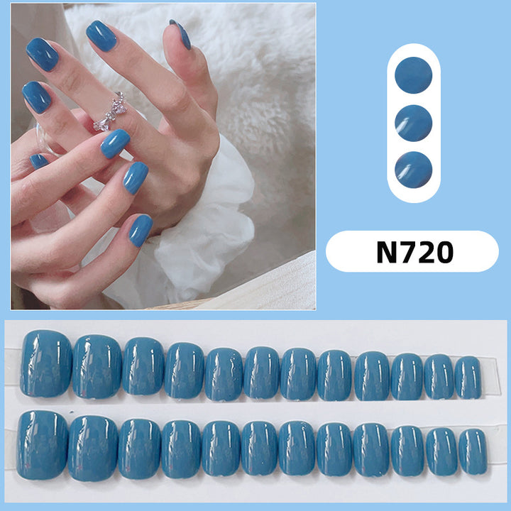 Glossy Nail Set with Elegant Design