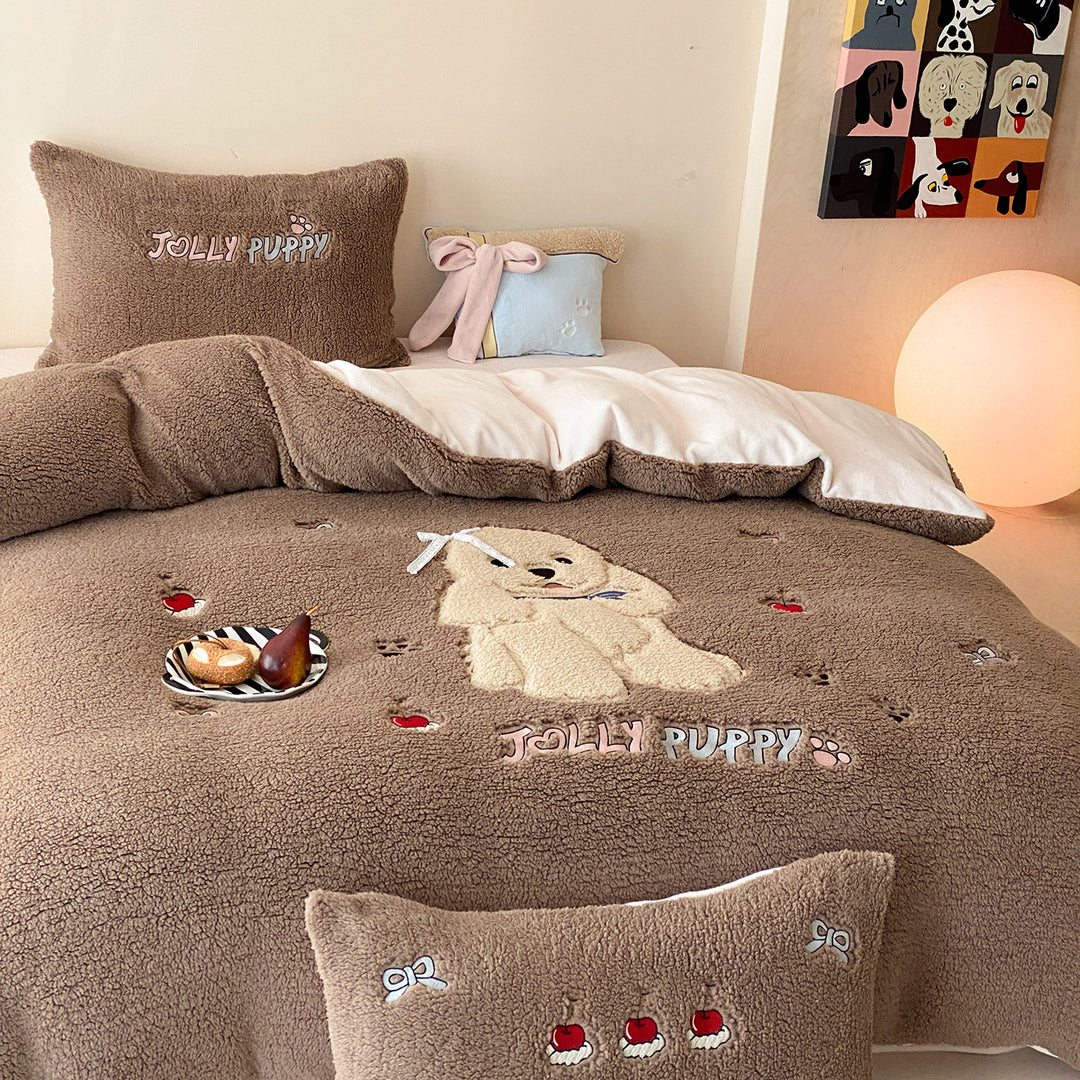 Teddy-fleece bedding set with flower embroidery and reversible design
