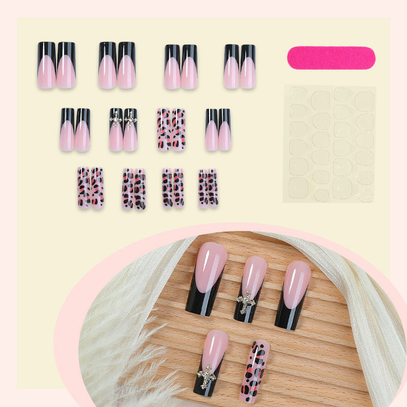Artificial nail set with aesthetic accents and elegant designs Kalsten