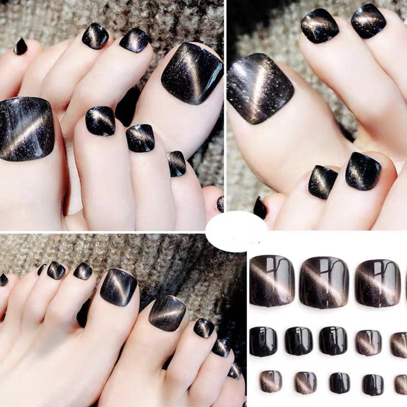Artistic toenails in modern design Kalsten