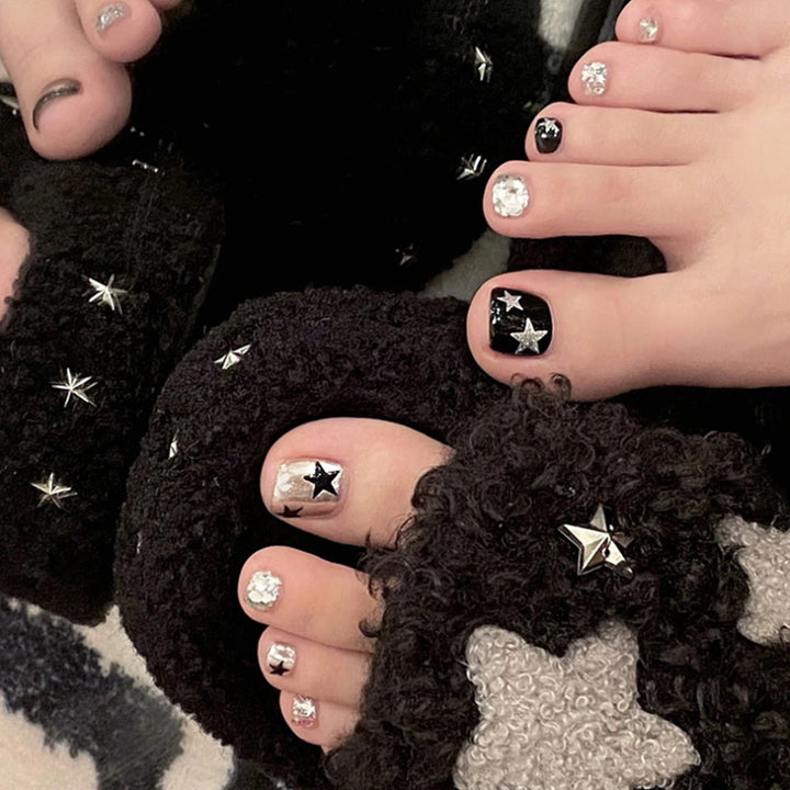 Starry-Themed Nail Art Extensions