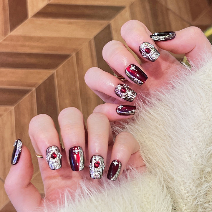 Artistic artificial nails in elegant design with glitter accents Kalsten