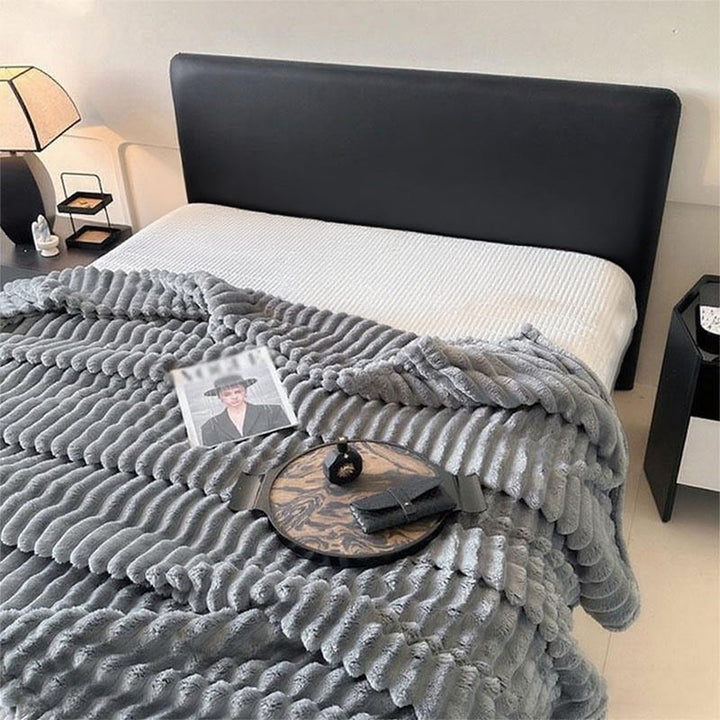 Women Plush Bedspread with Textured Design Kalsten