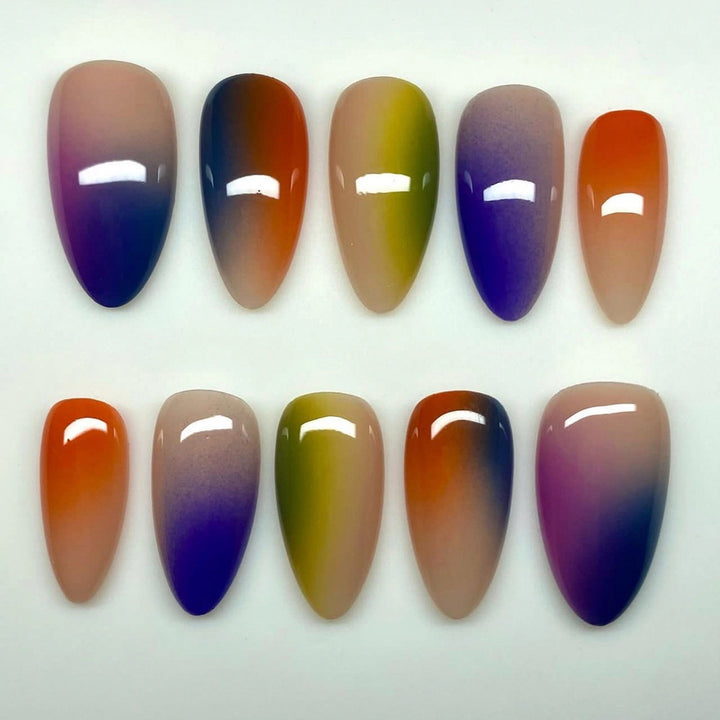 Artificial nail art with elegant gradient Kalsten