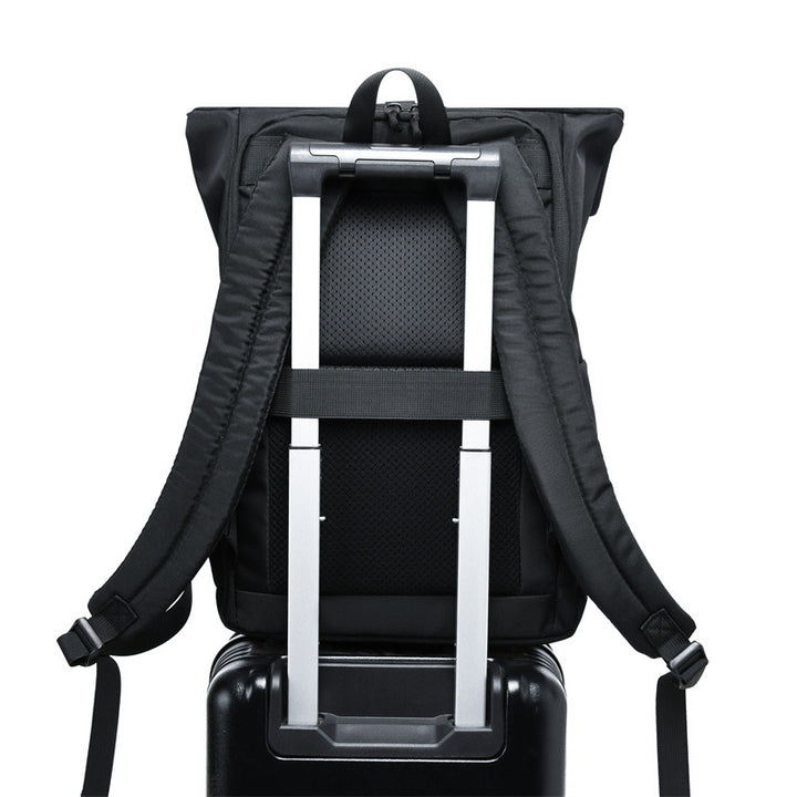 More elegant and functional backpack with reinforced carrying straps Kalsten