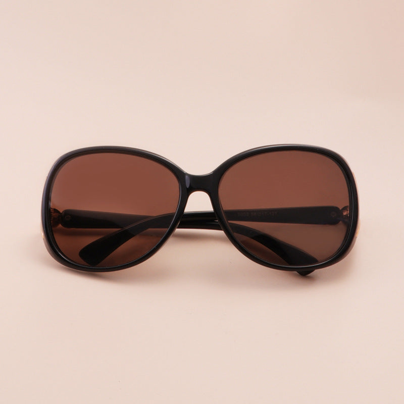 Ladies Luxurious Oversize Sunglasses with Stylish Decor Kalsten