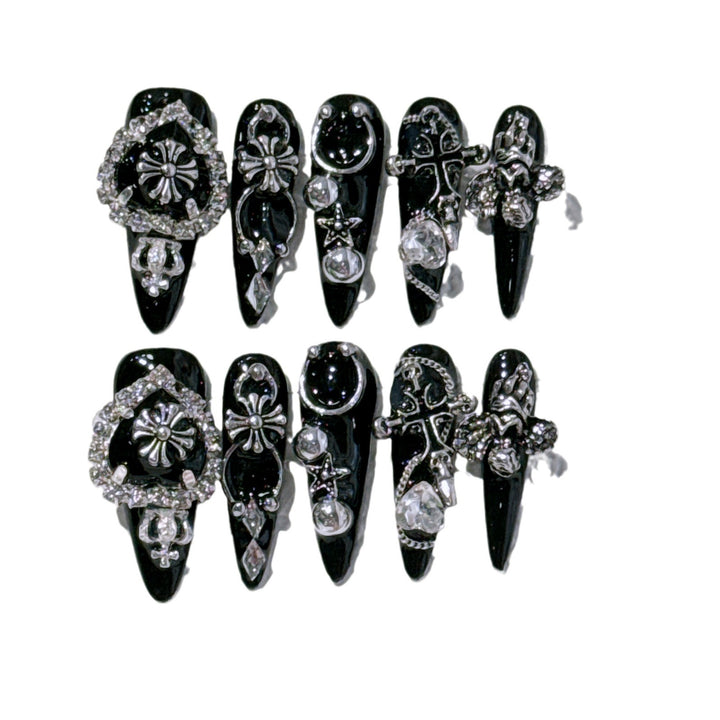Glamorous Nail Art Extensions